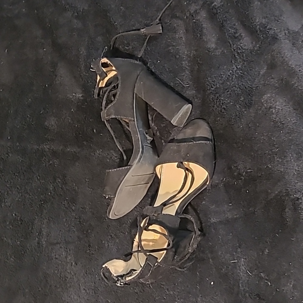 Blacks Heels